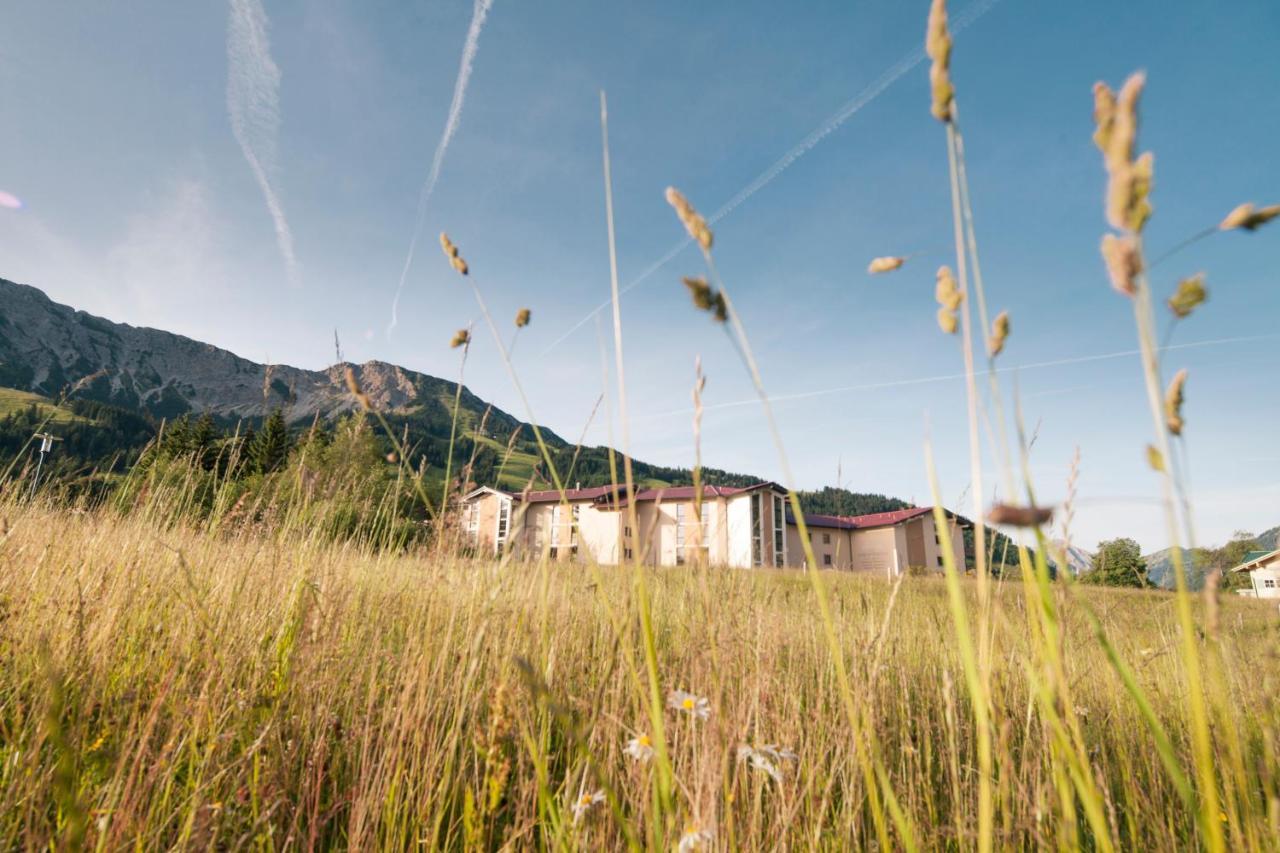 Alpin Lodges - Moderne Appartements Mit Zugang Zu 3000 Qm Spa Panoramahotel Oberjoch バート・ヒンデラング エクステリア 写真